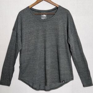 The North Face Green Women's Classic Fit Long Sleeve Tee Size Large